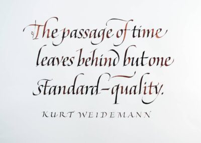 Straight up, Italic hand. Calligraphic letterforms as their own decoration on the page.